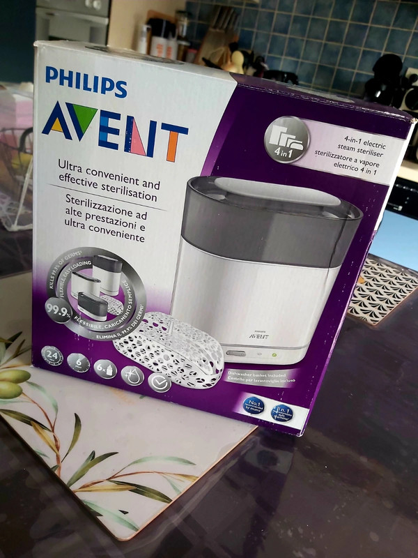 Stérilisateur à vapeur électrique 4-en-1 de PHILIPS AVENT